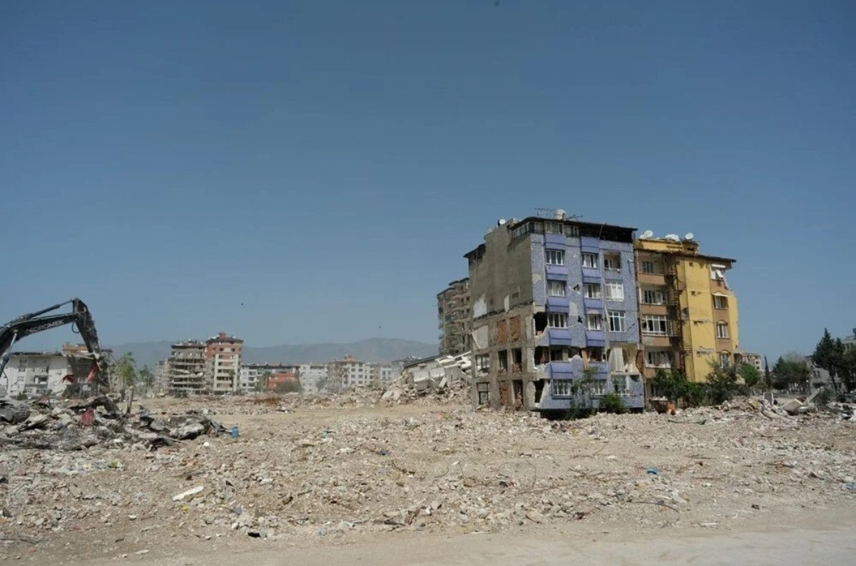 Hatay'da enkaz kalkınca koca şehir boş meydana dönüştü