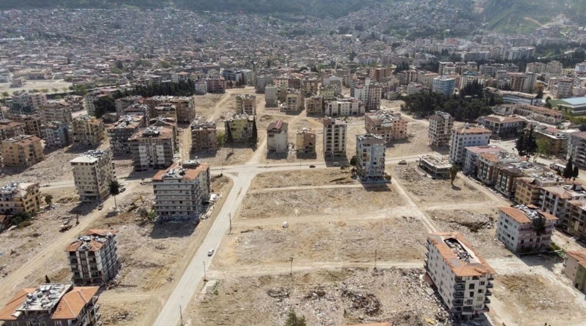 Hatay'da enkaz kalkınca koca şehir boş meydana dönüştü