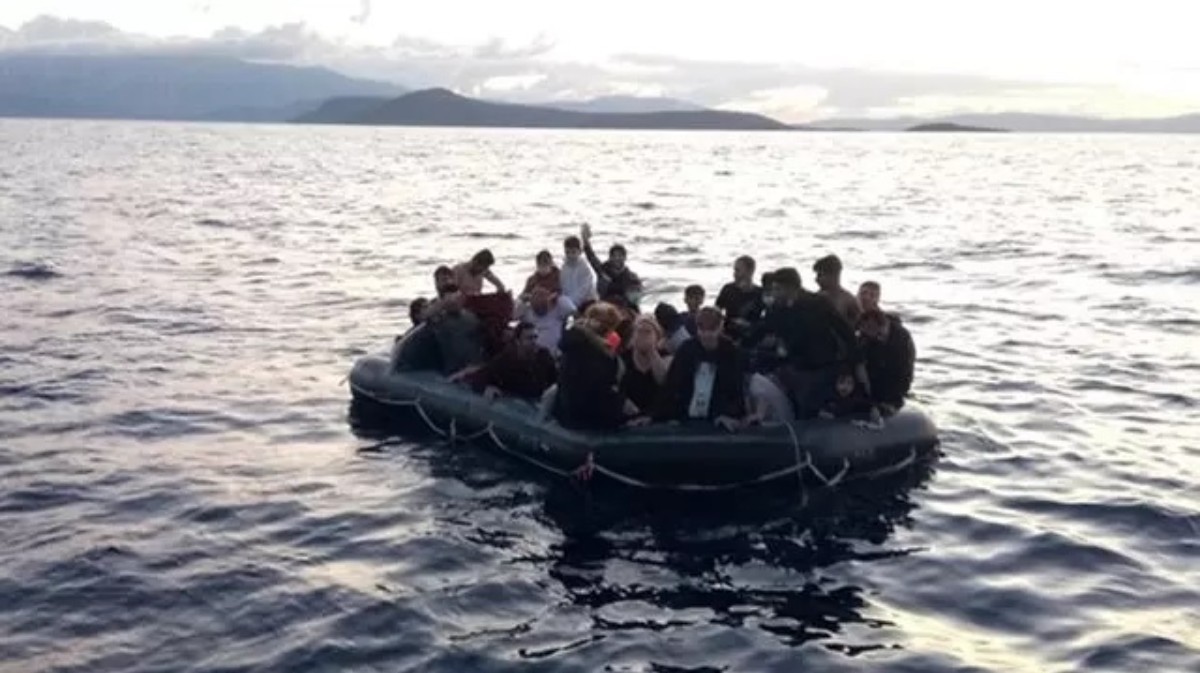 Düzensiz göçmen akınının önüne geçmek isteyen İtalya, OHAL ilan etti