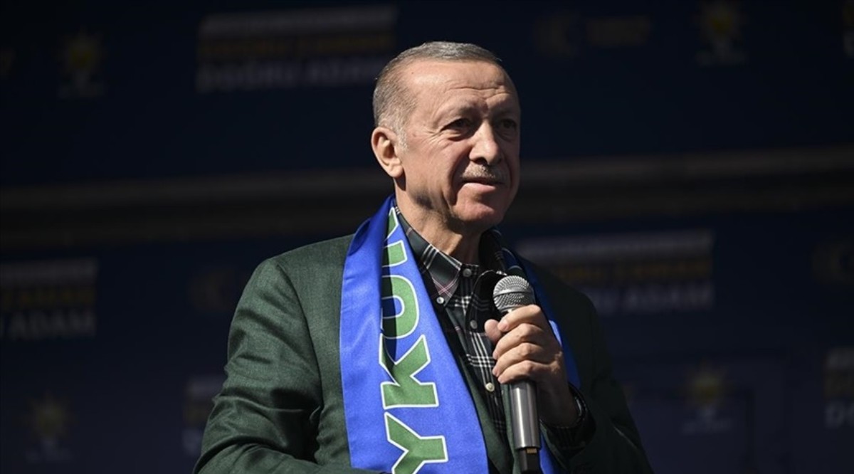 Erdoğan '11 lira' dediği yaş çay fiyatına Kılıçdaroğlu '15 lira' vaadi verdi