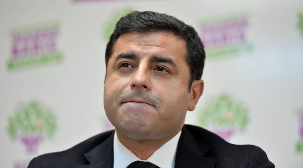 Selahattin Demirtaş'tan flaş karar 'Aktif politikayı bırakıyorum'