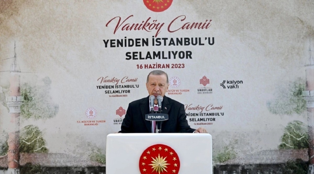 Erdoğan'dan Vaniköy Camii'nin açılışında İBB'ye Fetret Devri göndermesi