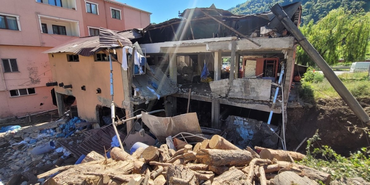 Trabzon'da buhar kazanı patladığı işyerinde 1 işçi hayatını kaybetti
