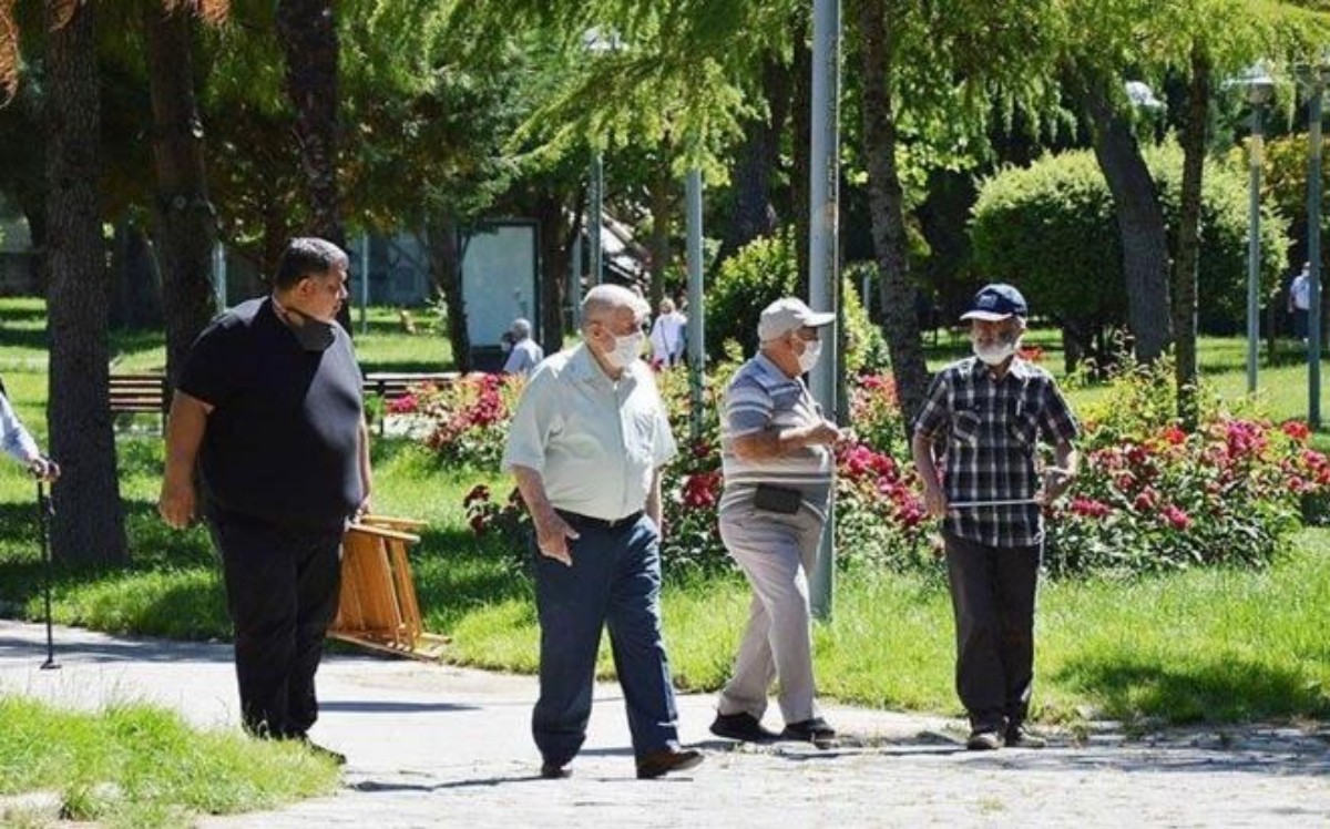 14 Ağustos'a kadar 65 yaş üstü kişilerin dışarı çıkması yasaklandı