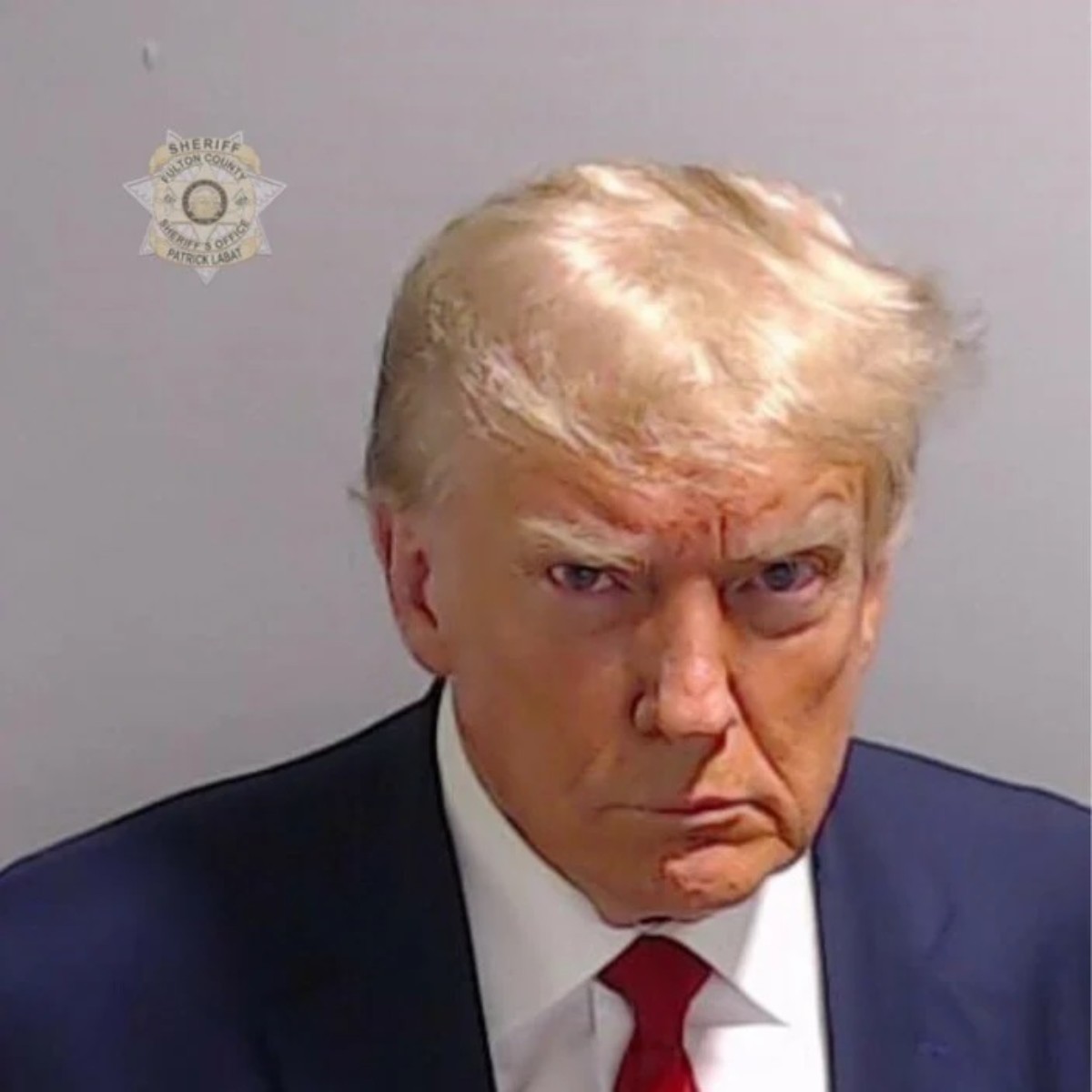 Trump, sabıka fotoğrafıyla ticarete atıldı